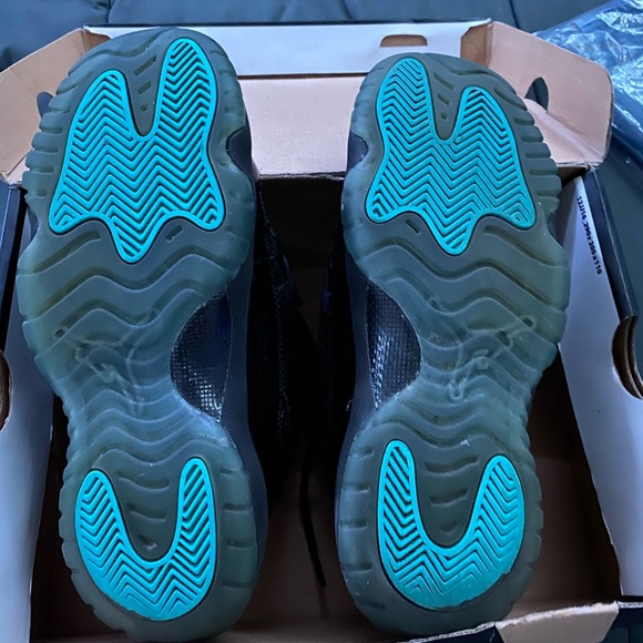 Gamma Blue Jordan 11s - Picture 3 of 6